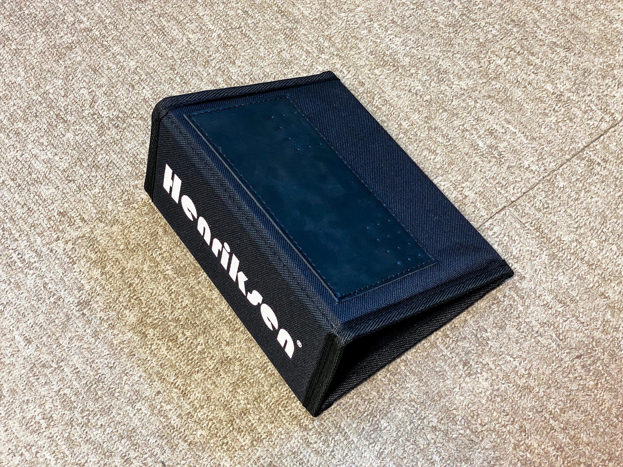 アンプ台（Folding Amp Wedge）：組み立てたところ