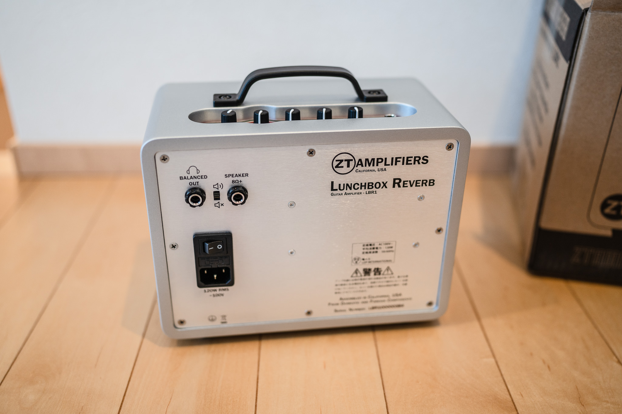 便利な小型アンプ】Lunchbox Reverb Amp（ランチボックスリバーブ