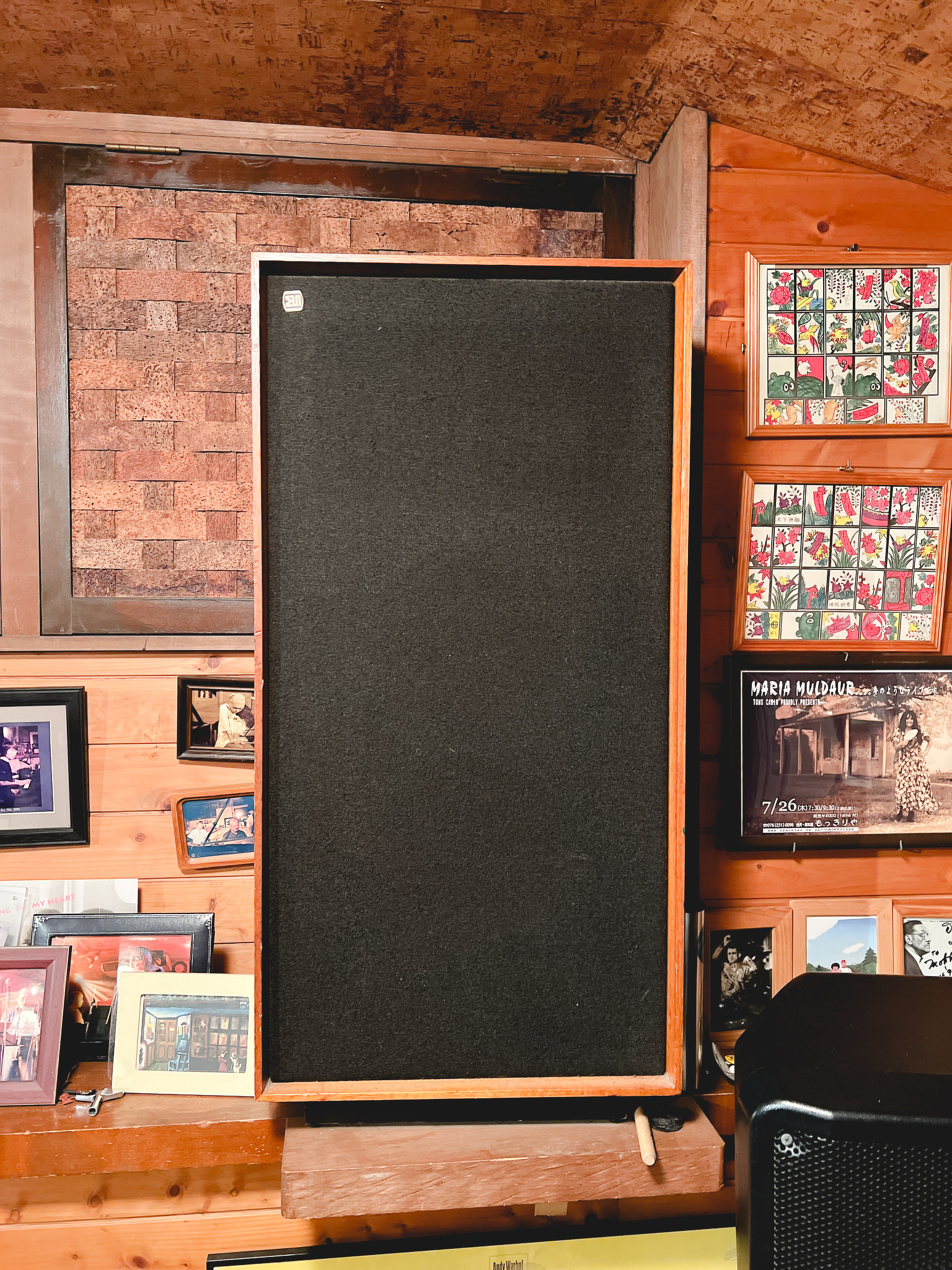 Mordaunt-Shortのスピーカー。味があって、どうみても良い雰囲気です。