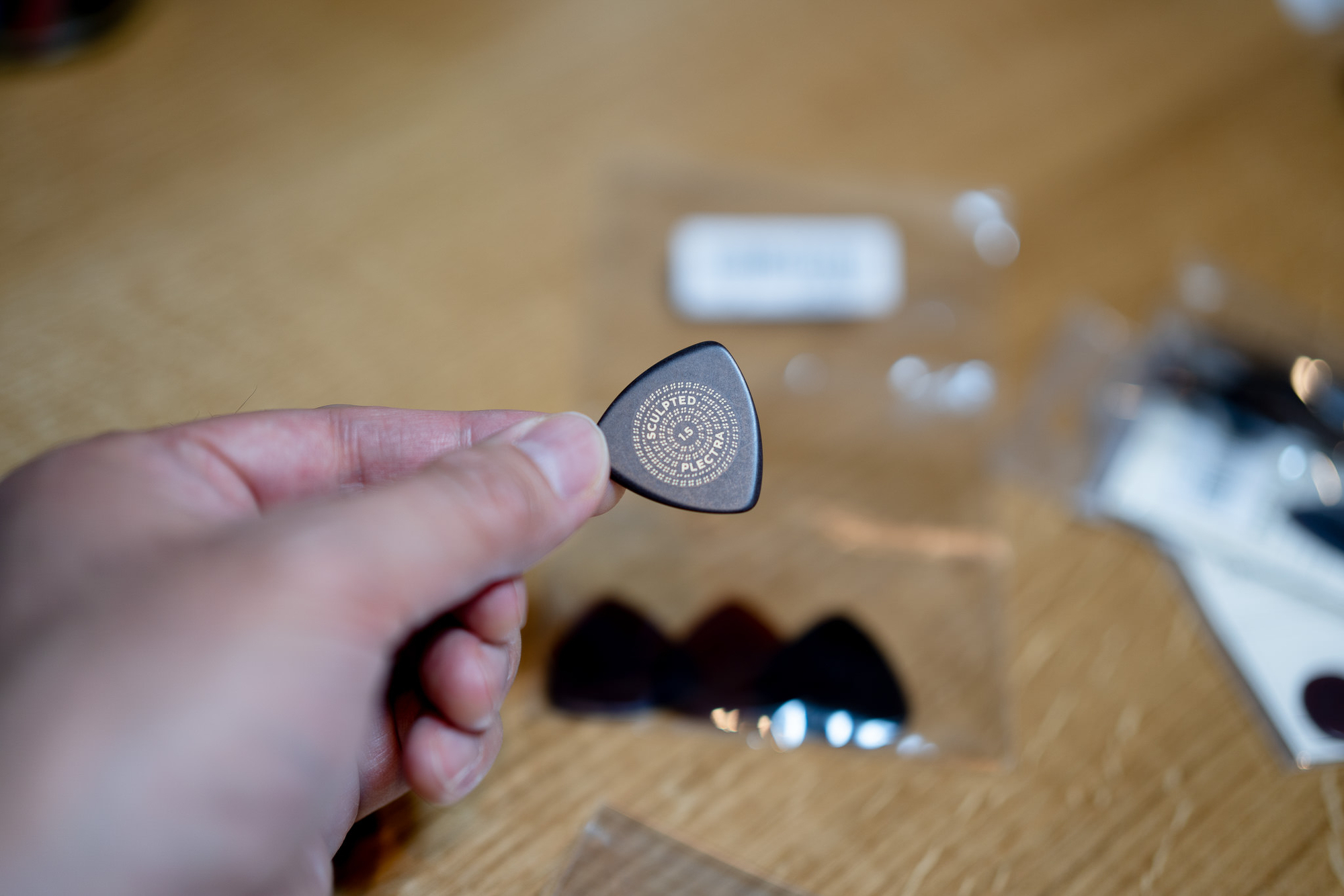 サテンっぽい質感のもの。サラサラ。