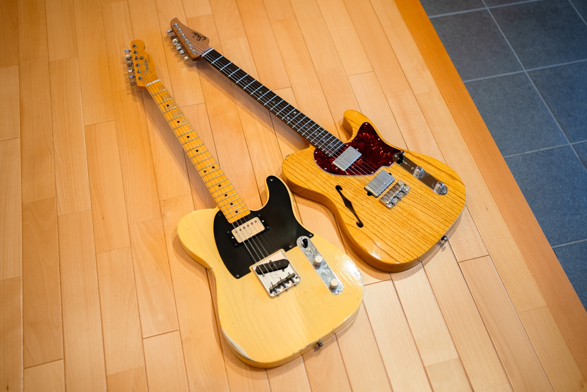 テレキャスと並べてみた