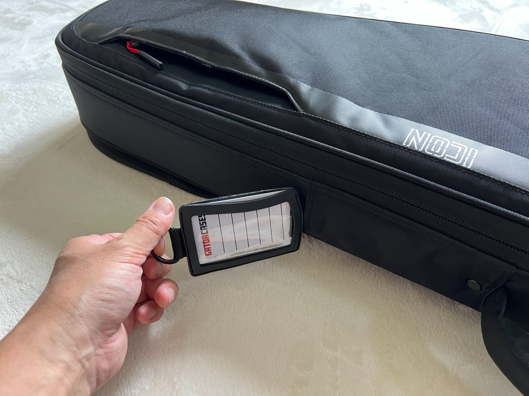 ネームカード入れ。輸送用？まぁあるに越したことはないかも