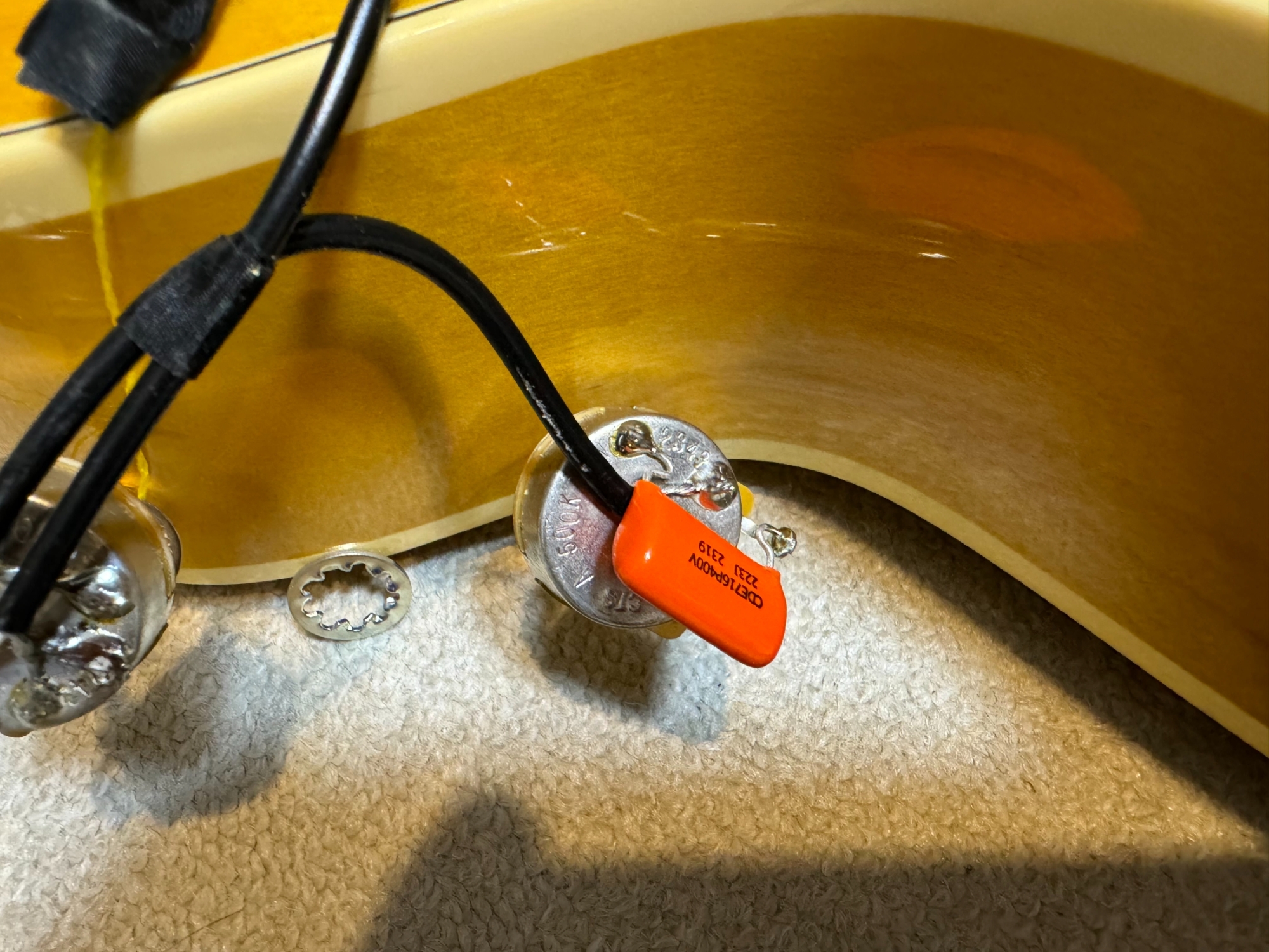 コンデンサにはオレンジドロップ